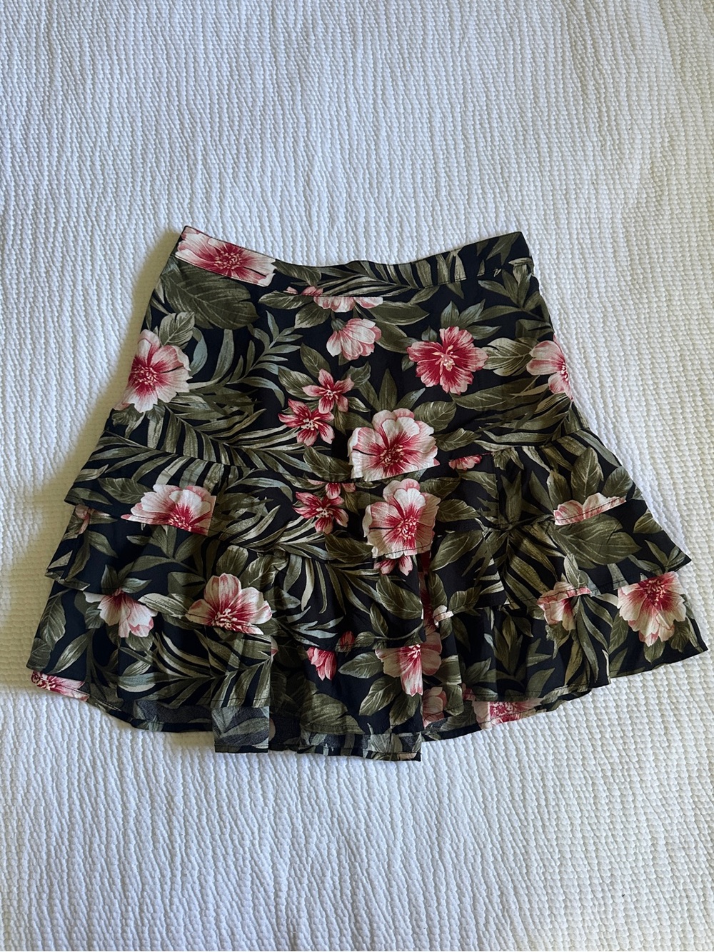 American Eagle floral tiered mini skirt